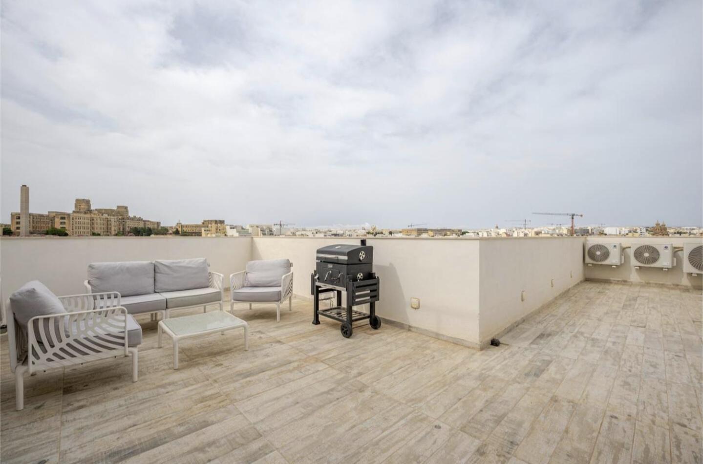 Luxury Penthouse Sea View Lägenhet Ta Xbiex Exteriör bild
